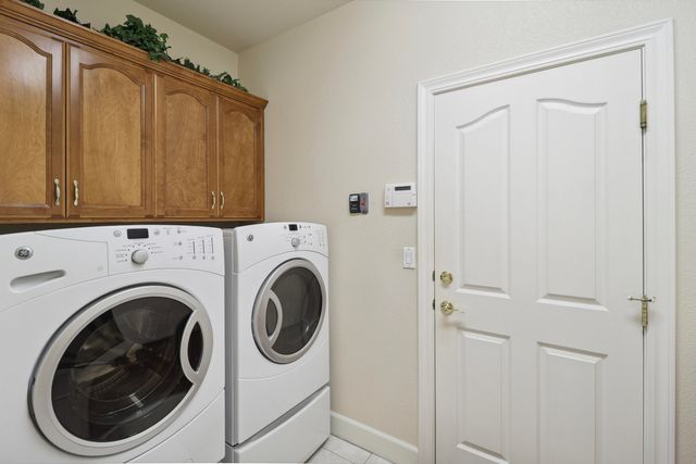 3859 Sea Lavender Court, Redding, CA 96001
