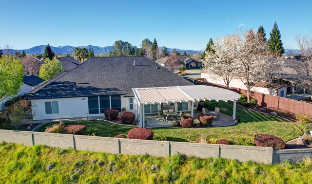 3859 Sea Lavender Court, Redding, CA 96001