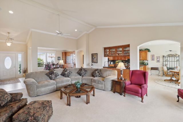 3859 Sea Lavender Court, Redding, CA 96001
