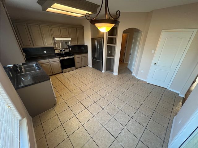 3202 Bordeaux Dr, Corpus Christi, TX 78414