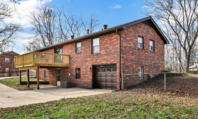 139 W Regent Dr, Clarksville, TN 37043