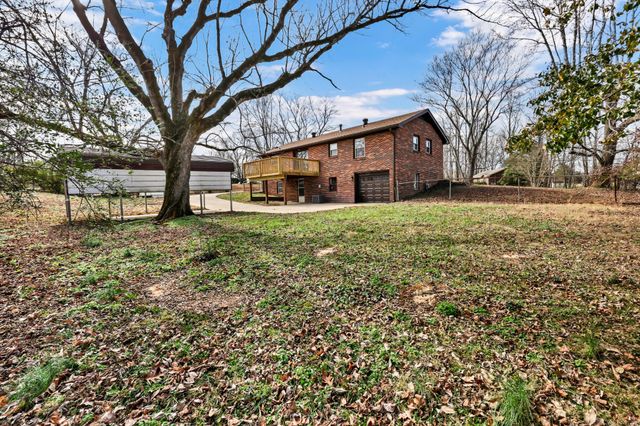 139 W Regent Dr, Clarksville, TN 37043