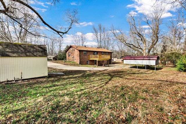 139 W Regent Dr, Clarksville, TN 37043