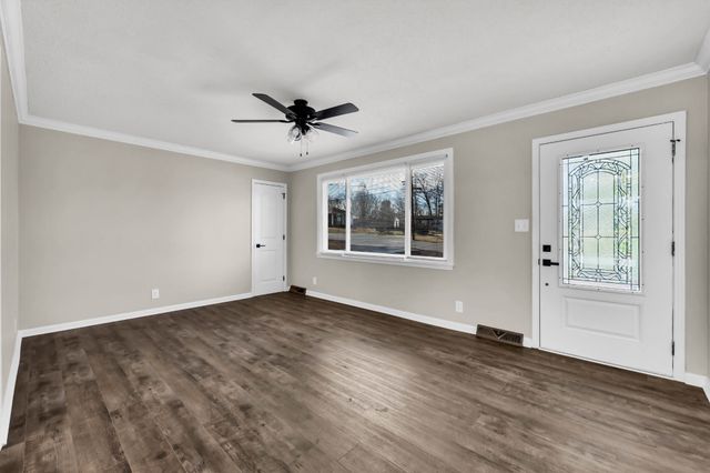 139 W Regent Dr, Clarksville, TN 37043