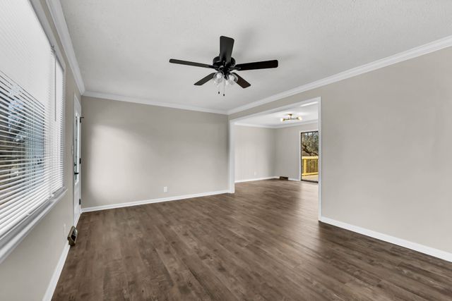 139 W Regent Dr, Clarksville, TN 37043