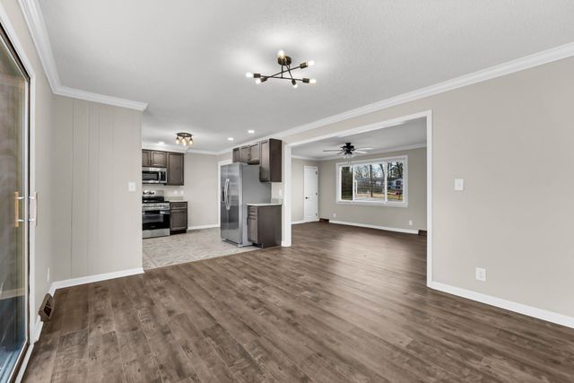 139 W Regent Dr, Clarksville, TN 37043