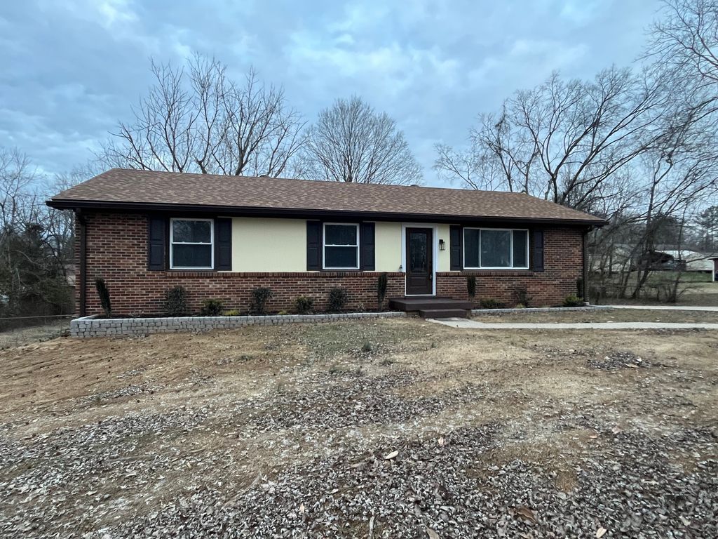 139 W Regent Dr, Clarksville, TN 37043