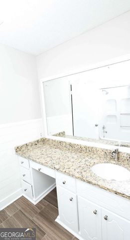 218 E East Bonacre Road, Cataula, GA 31804