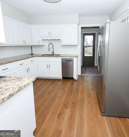 218 E East Bonacre Road, Cataula, GA 31804