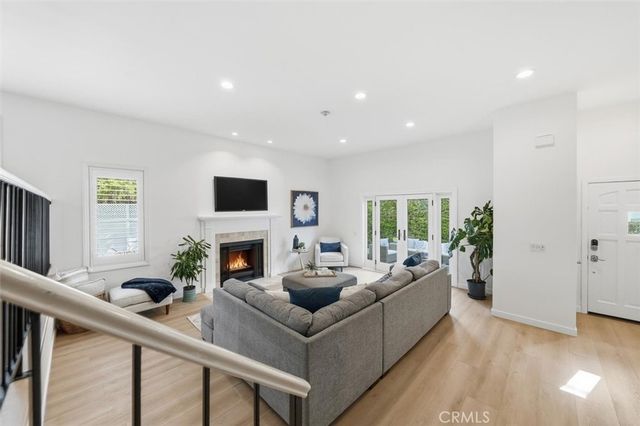 718 S Catalina 4, Redondo Beach, CA 90277