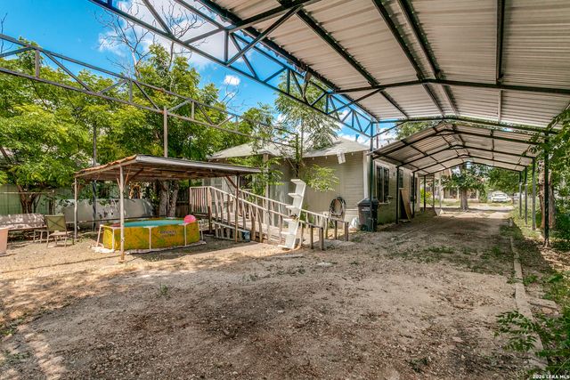 522 E WHITTIER ST, San Antonio, TX 78210