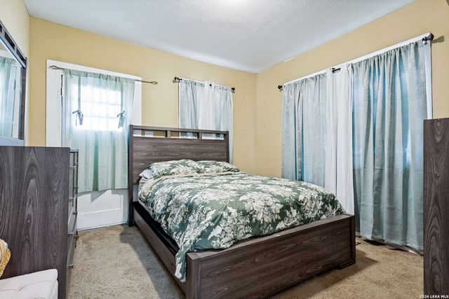 522 E WHITTIER ST, San Antonio, TX 78210
