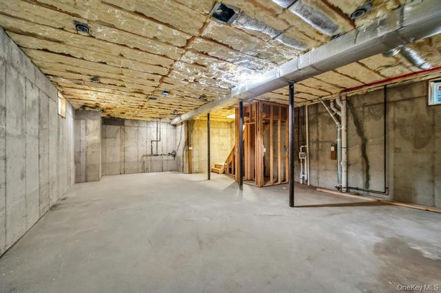 141 Emerson Avenue, Floral Park, NY 11001