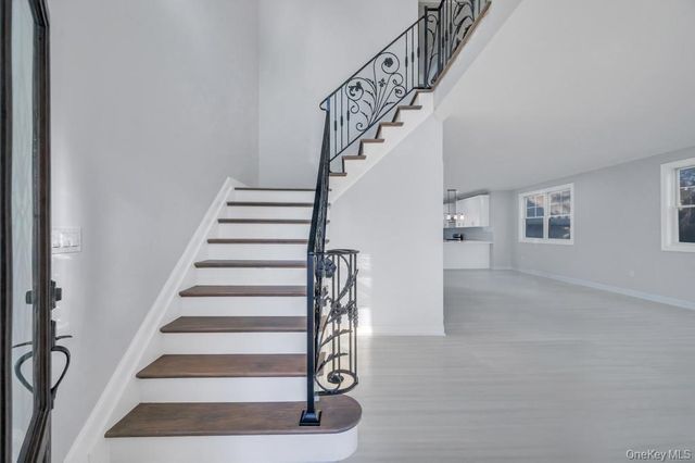 141 Emerson Avenue, Floral Park, NY 11001