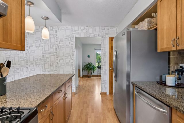 8317 W 103rd Street, Bloomington, MN 55438