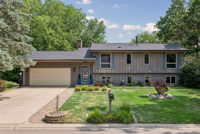 8317 W 103rd Street, Bloomington, MN 55438