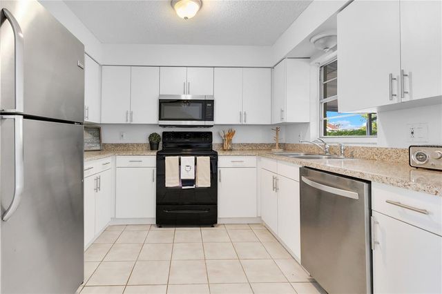 1340 BAKERSFIELD AVENUE, Deltona, FL 32725