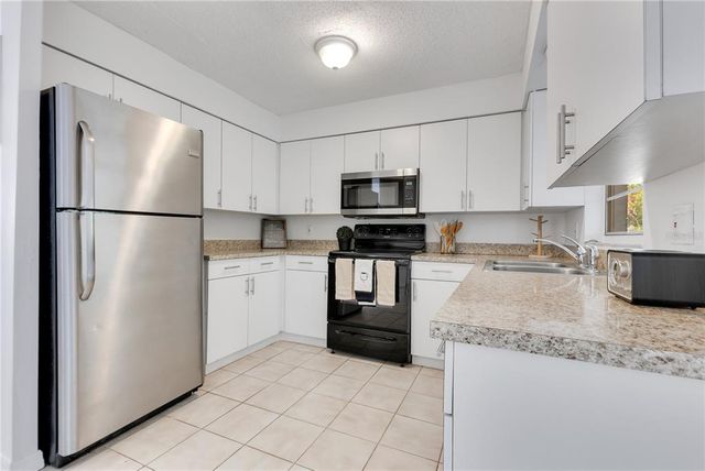 1340 BAKERSFIELD AVENUE, Deltona, FL 32725