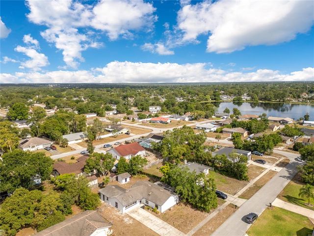 1340 BAKERSFIELD AVENUE, Deltona, FL 32725