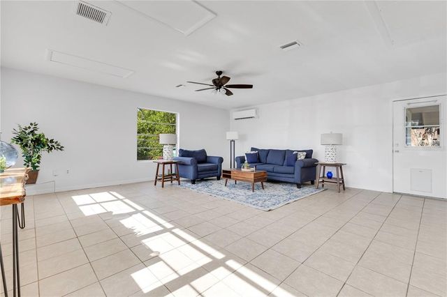1340 BAKERSFIELD AVENUE, Deltona, FL 32725