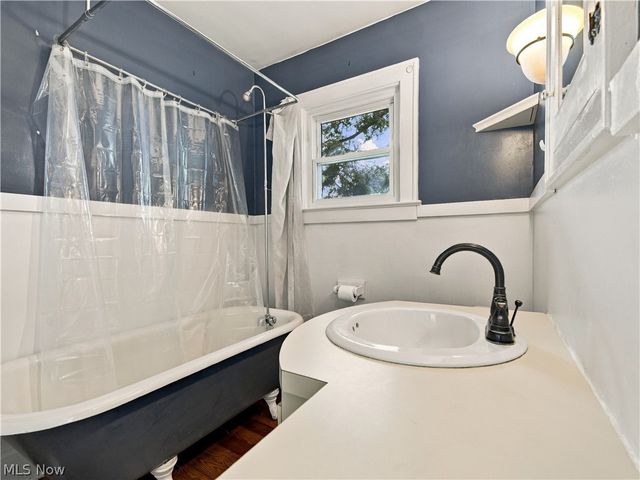 979 Iona Avenue, Akron, OH 44314