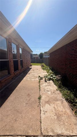 6202 Tidewater Drive, Arlington, TX 76018
