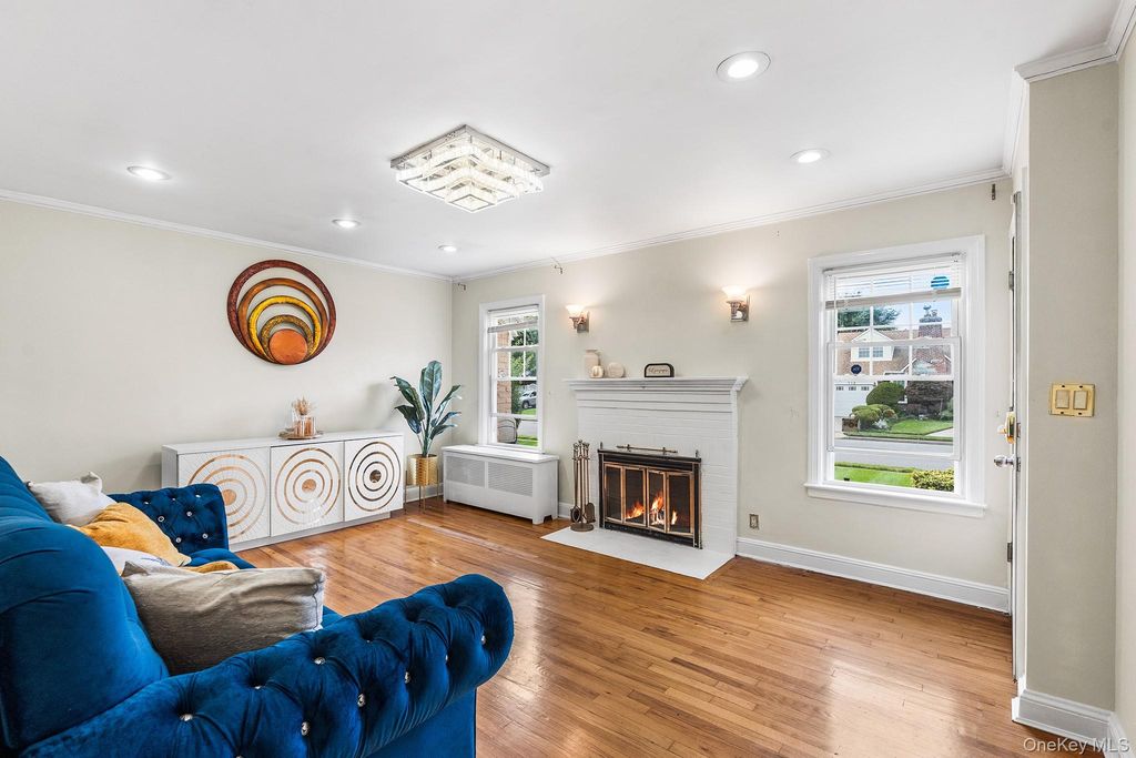 711 Charter Court, Uniondale, NY 11553 — photo 4