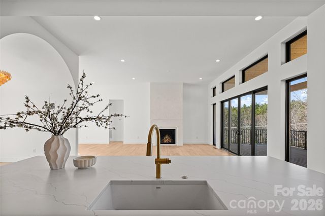 140 Golden Pasture Drive, Fletcher, NC 28732