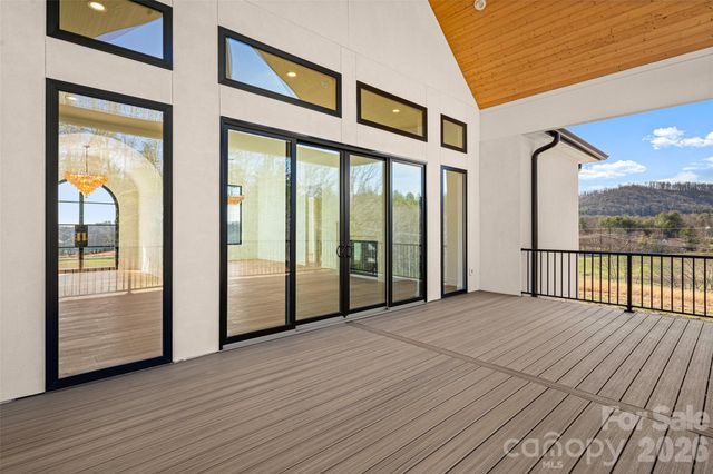 140 Golden Pasture Drive, Fletcher, NC 28732