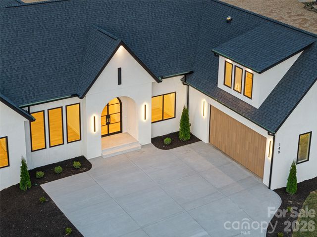 140 Golden Pasture Drive, Fletcher, NC 28732