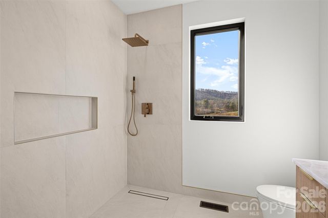 140 Golden Pasture Drive, Fletcher, NC 28732