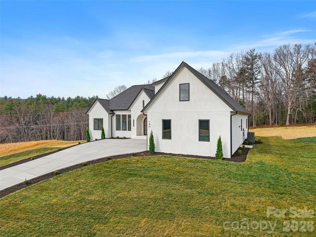 140 Golden Pasture Drive, Fletcher, NC 28732