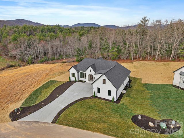 140 Golden Pasture Drive, Fletcher, NC 28732
