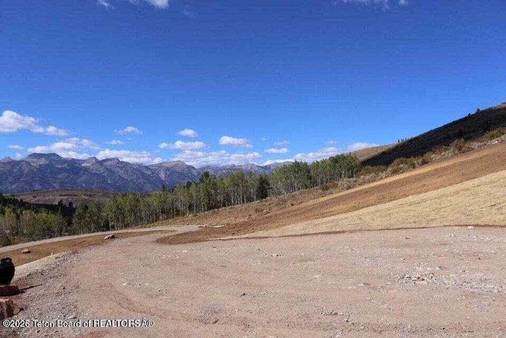 405 W SADDLE BUTTE Drive, Jackson, WY 83001 photo 11