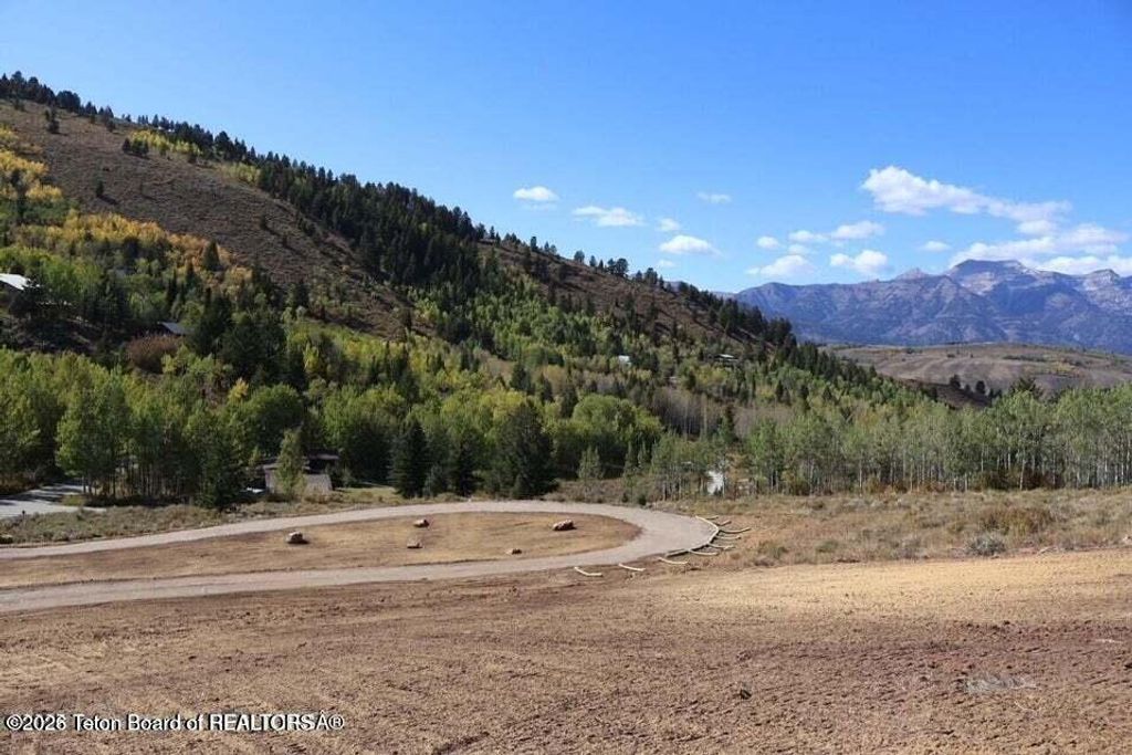 405 W SADDLE BUTTE Drive, Jackson, WY 83001 photo 12