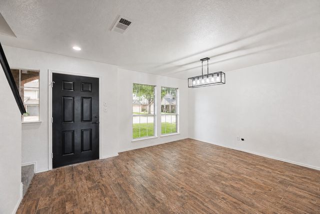 9032 Trail Blazer Drive, Fort Worth, TX 76131