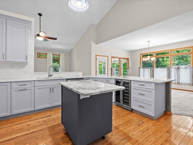 3475 Trail West Drive Ne, Grand Rapids Twp, MI 49525