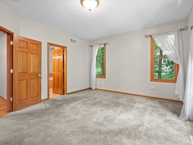 3475 Trail West Drive Ne, Grand Rapids Twp, MI 49525
