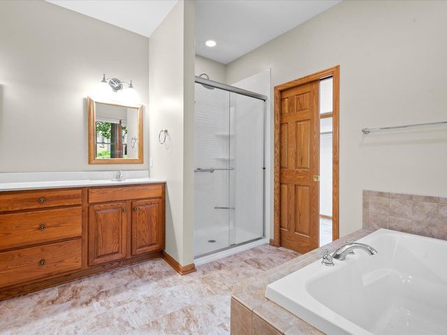 3475 Trail West Drive Ne, Grand Rapids Twp, MI 49525