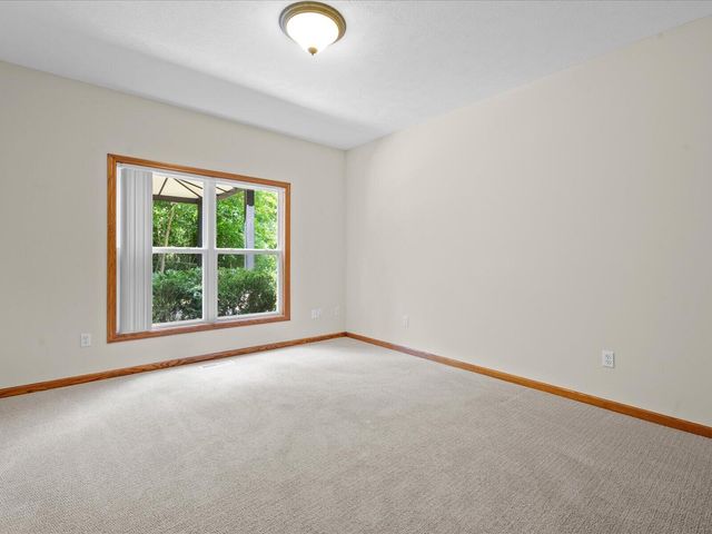 3475 Trail West Drive Ne, Grand Rapids Twp, MI 49525