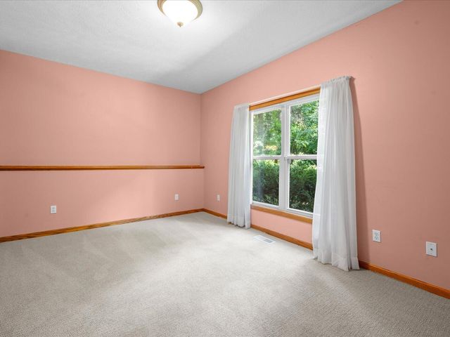 3475 Trail West Drive Ne, Grand Rapids Twp, MI 49525