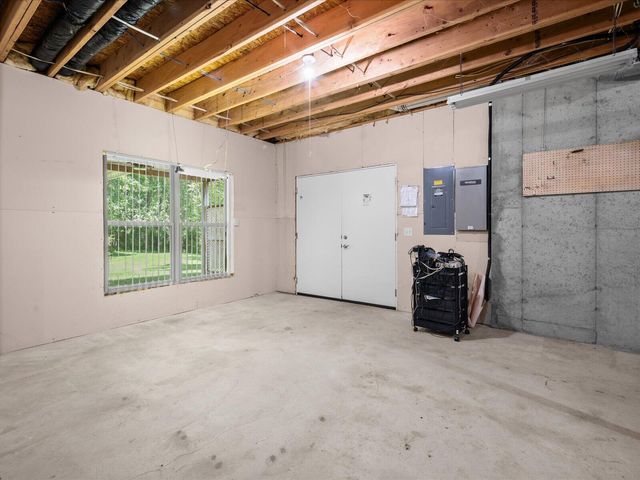 3475 Trail West Drive Ne, Grand Rapids Twp, MI 49525