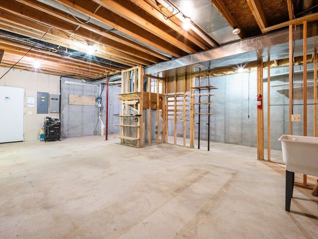 3475 Trail West Drive Ne, Grand Rapids Twp, MI 49525