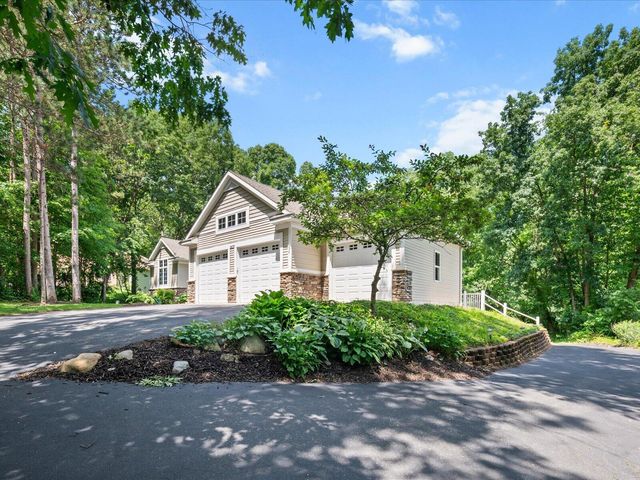 3475 Trail West Drive Ne, Grand Rapids Twp, MI 49525