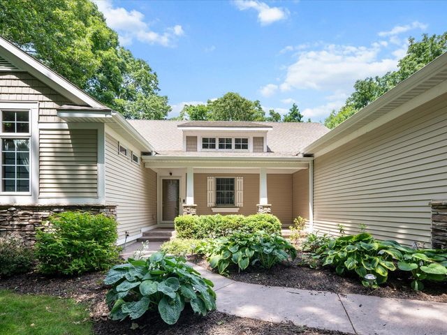 3475 Trail West Drive Ne, Grand Rapids Twp, MI 49525