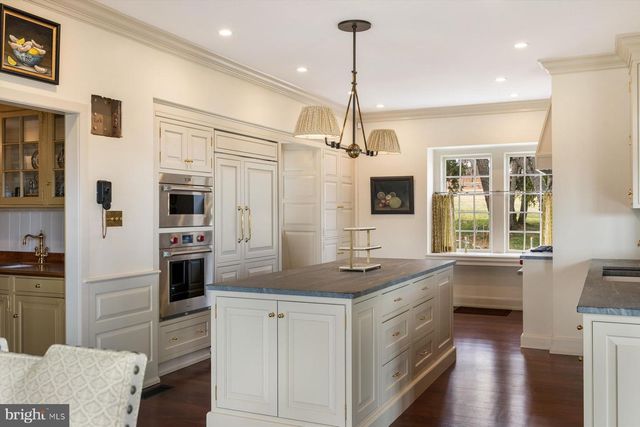 2950 WINDY BUSH RD, Newtown, PA 18940