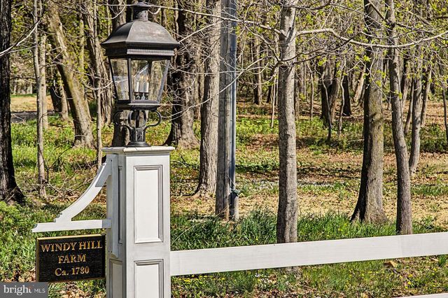 2950 WINDY BUSH RD, Newtown, PA 18940