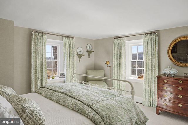 2950 WINDY BUSH RD, Newtown, PA 18940
