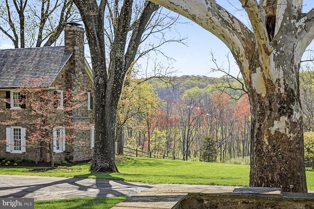 2950 WINDY BUSH RD, Newtown, PA 18940