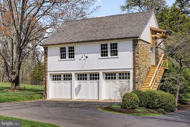 2950 WINDY BUSH RD, Newtown, PA 18940